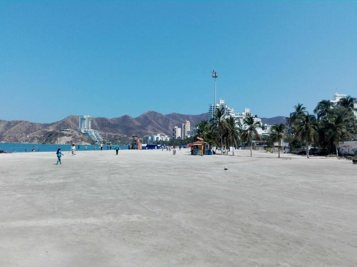 En Santa Marta- Rodadero Con Escritorio Y Balcón Santa Marta (Magdalena)