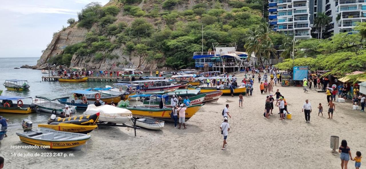 En Santa Marta- Rodadero Con Escritorio Y Balcón Santa Marta (Magdalena)
